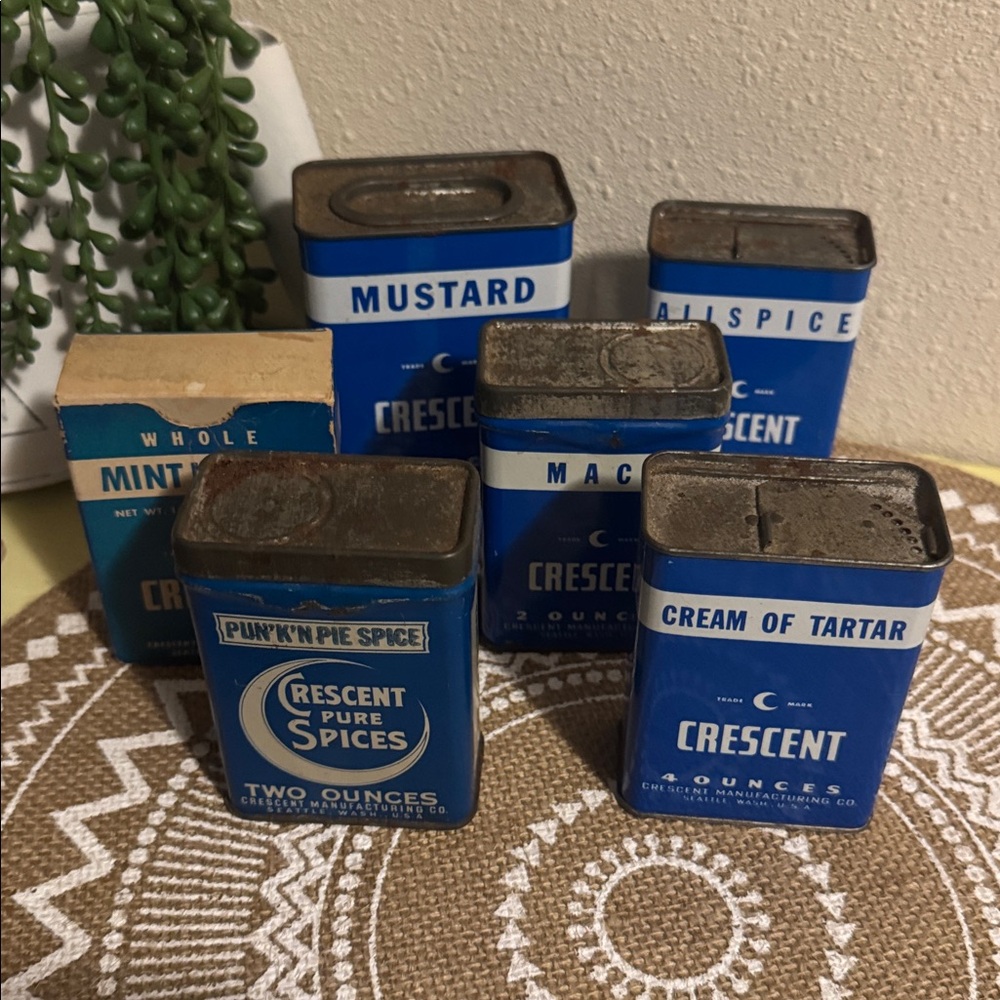 VTG Crescent Seattle WA Blue and White Spice Tin Collection of 6